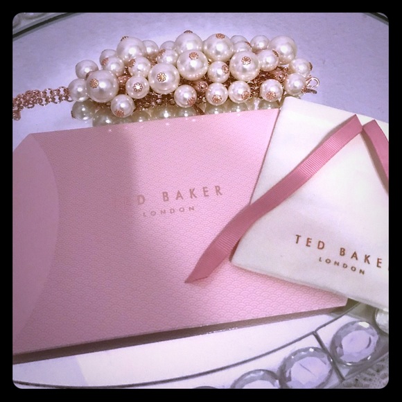 Ted Baker London Jewelry - NWT Ted Baker pearl cluster bracelet in rose gold